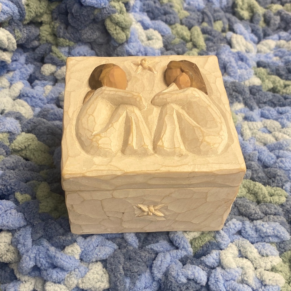 Decorative Cream and Brown Box with Figures Willow tree no box